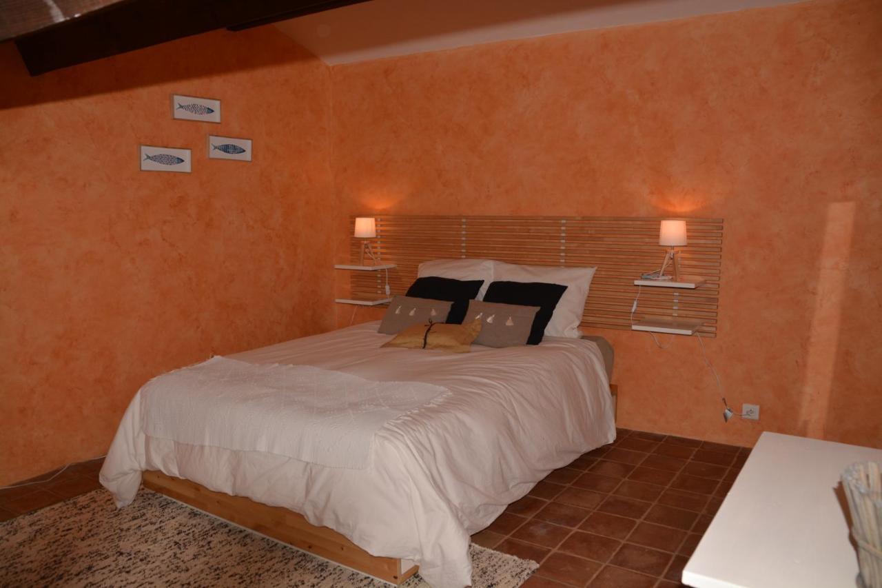 Bed and Breakfast La Petite Sardine Lirac Экстерьер фото
