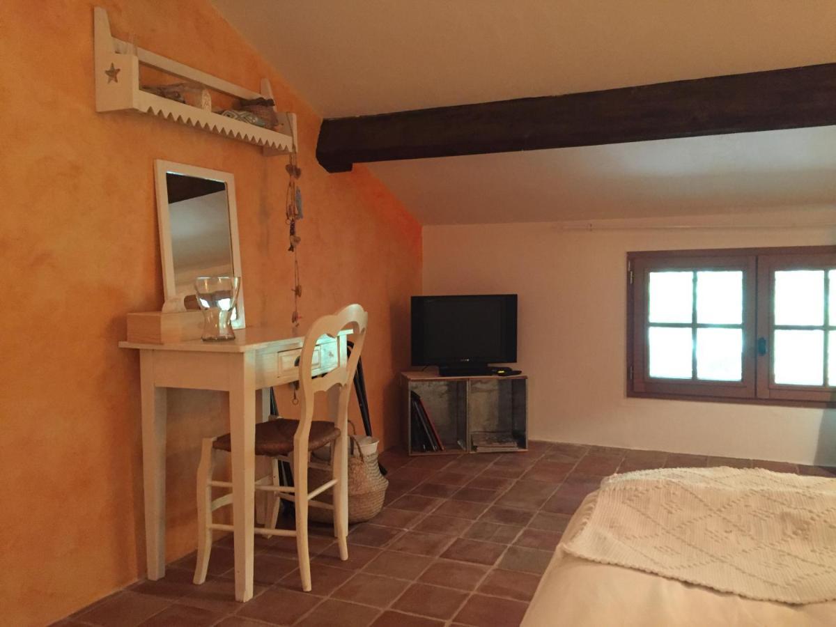 Bed and Breakfast La Petite Sardine Lirac Экстерьер фото