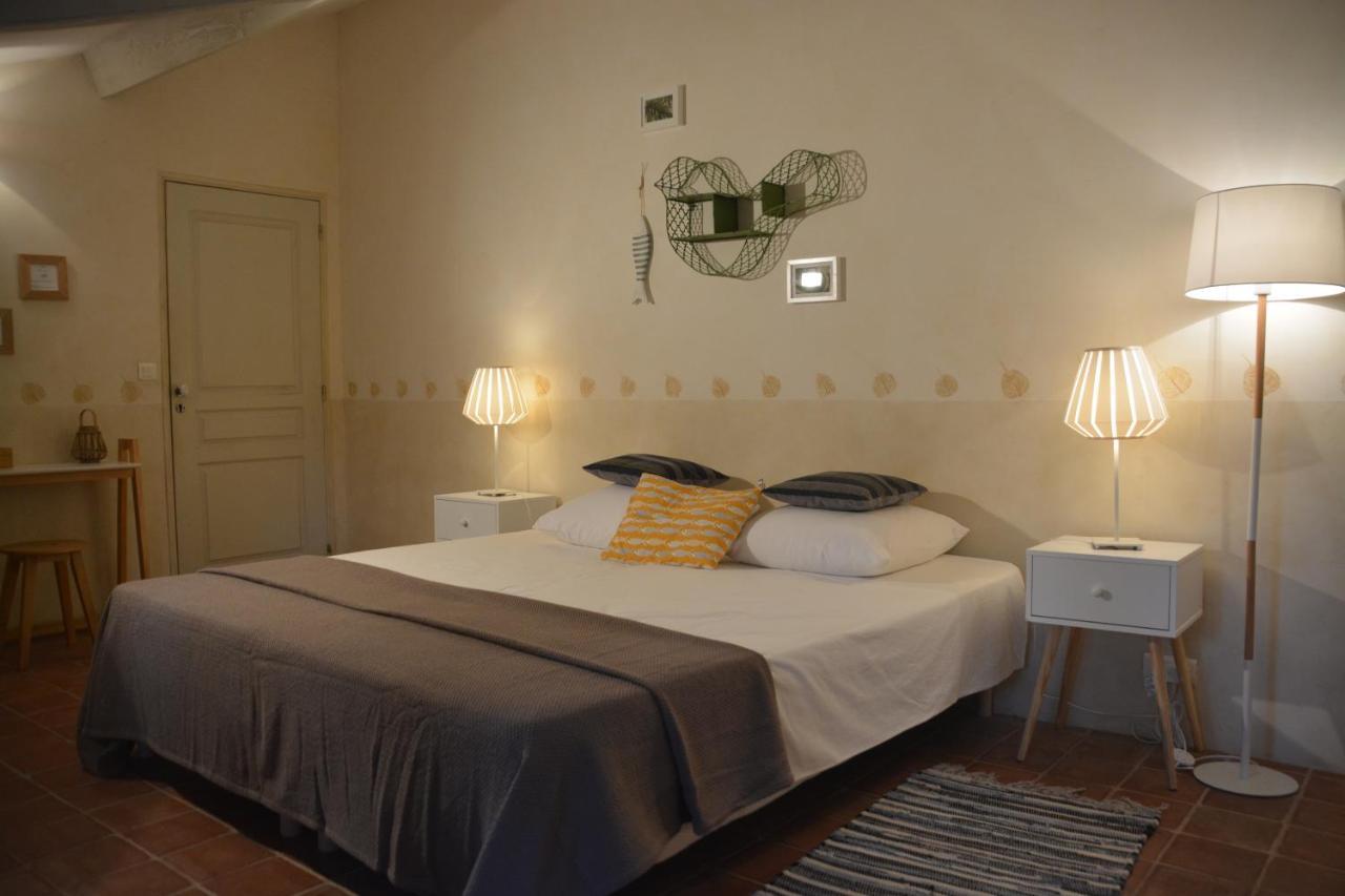 Bed and Breakfast La Petite Sardine Lirac Экстерьер фото