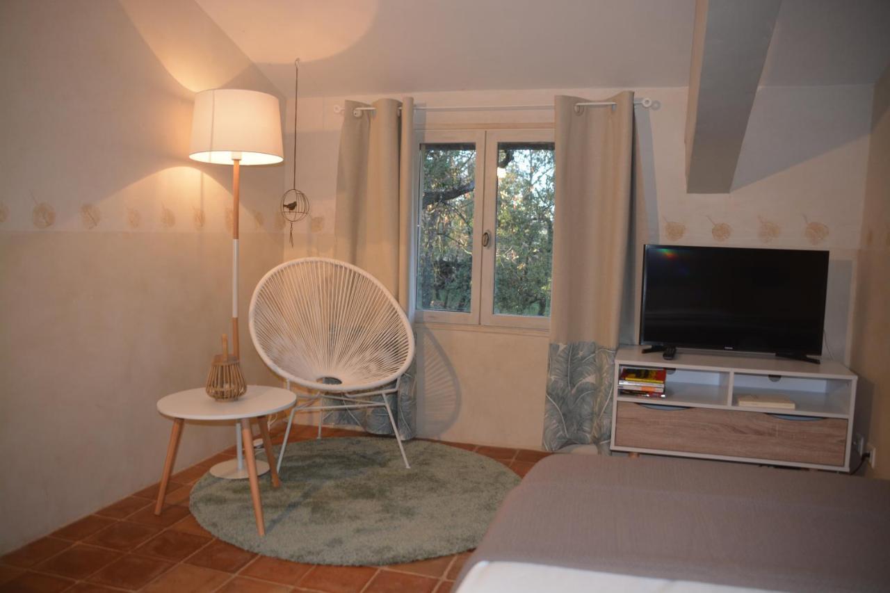 Bed and Breakfast La Petite Sardine Lirac Экстерьер фото